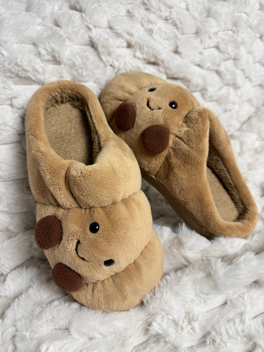 Cute plush slippers - Croissant Edition